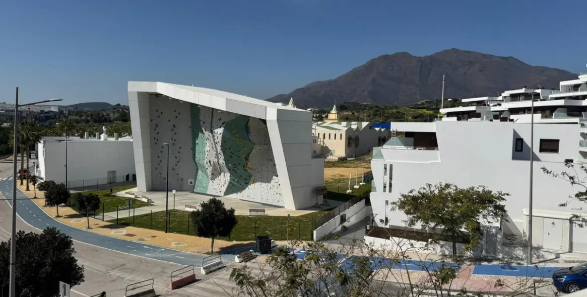 Sale of penthouse in Estepona 10