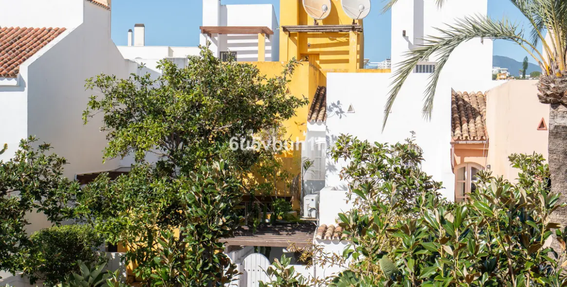 Продажа таунхауса в Nueva Andalucía 28