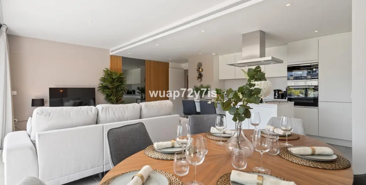 Sale of middle floor apartment in Estepona 4