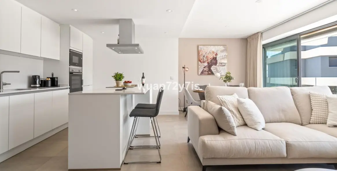 Sale of middle floor apartment in Estepona 6