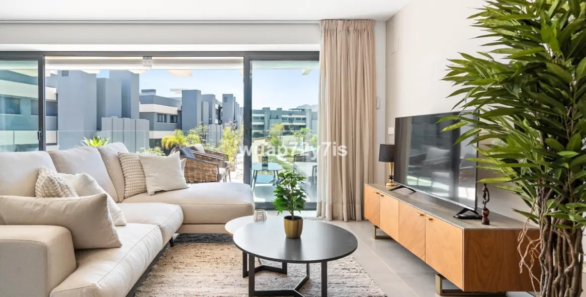 Sale of middle floor apartment in Estepona 9