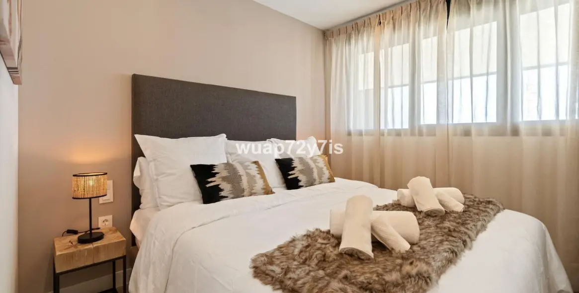 Sale of middle floor apartment in Estepona 12