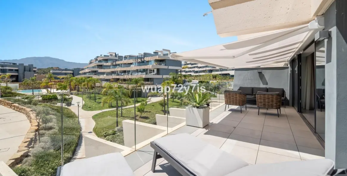 Sale of middle floor apartment in Estepona 22