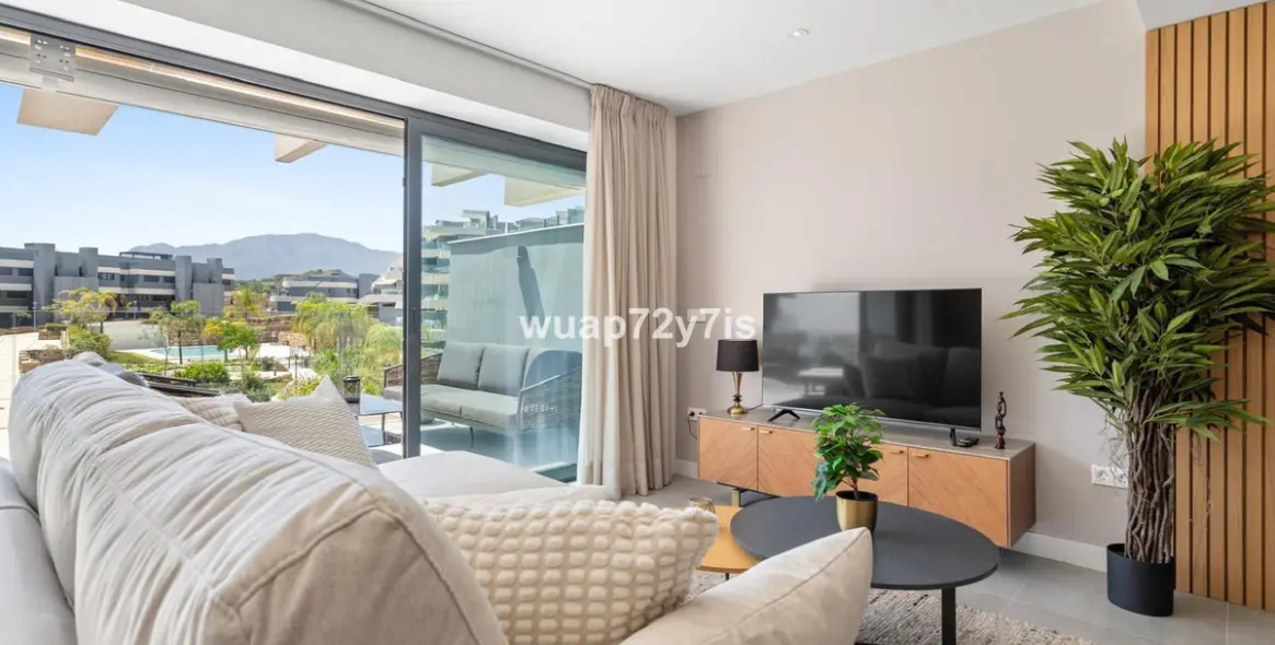 Sale of middle floor apartment in Estepona 26