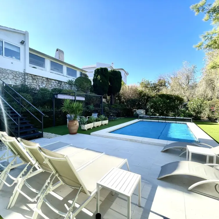 Venta de villa independiente en Cerros del Aguila