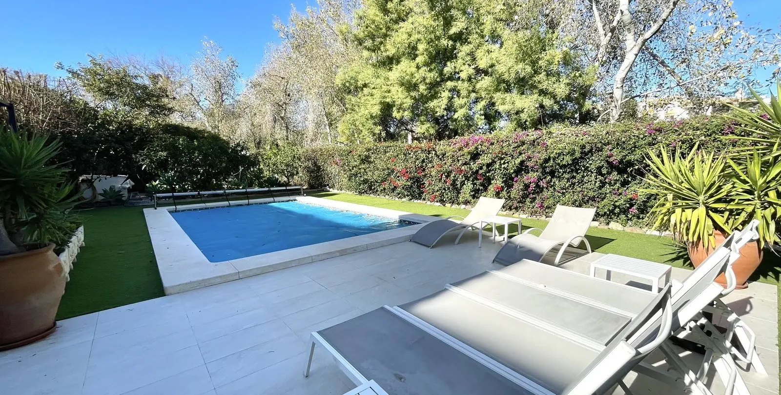 Sale of detached villa in Cerros del Aguila 6
