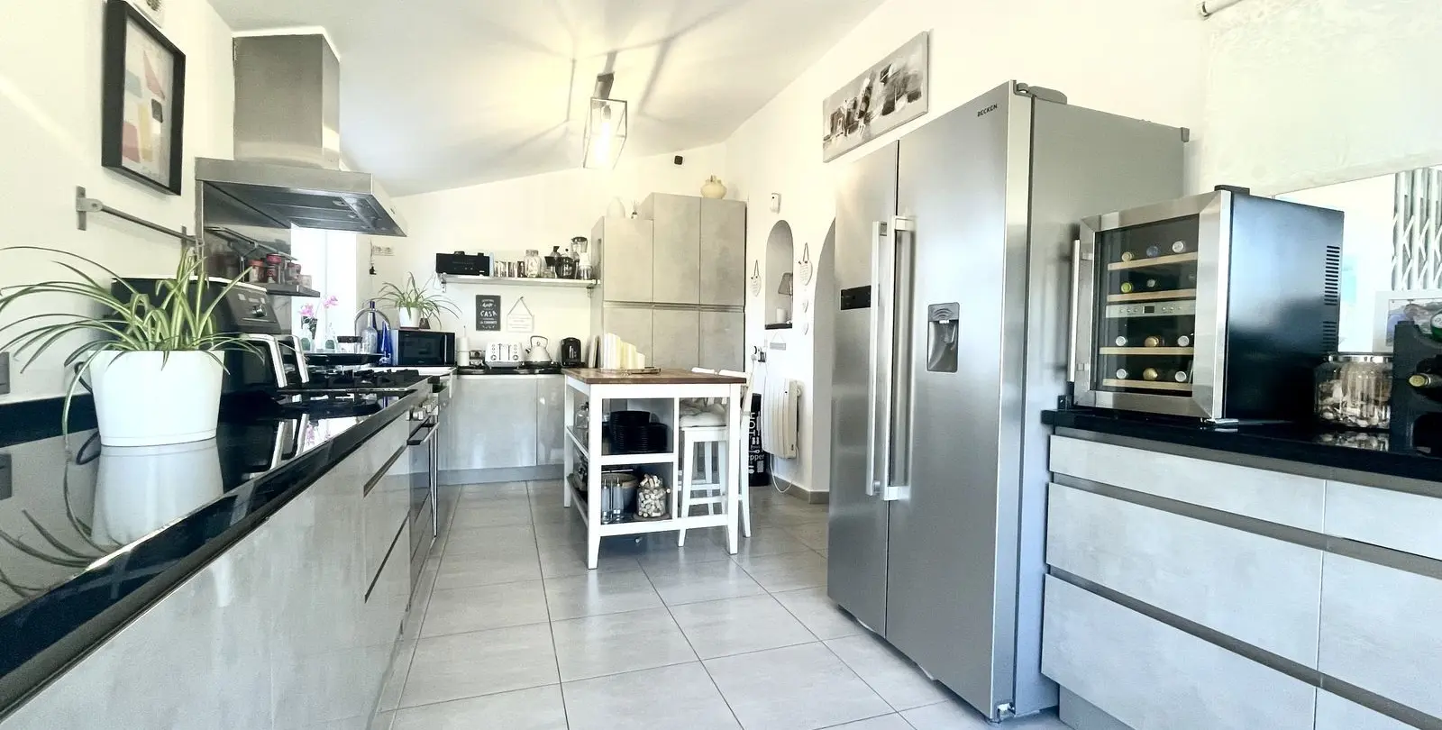 Sale of detached villa in Cerros del Aguila 9