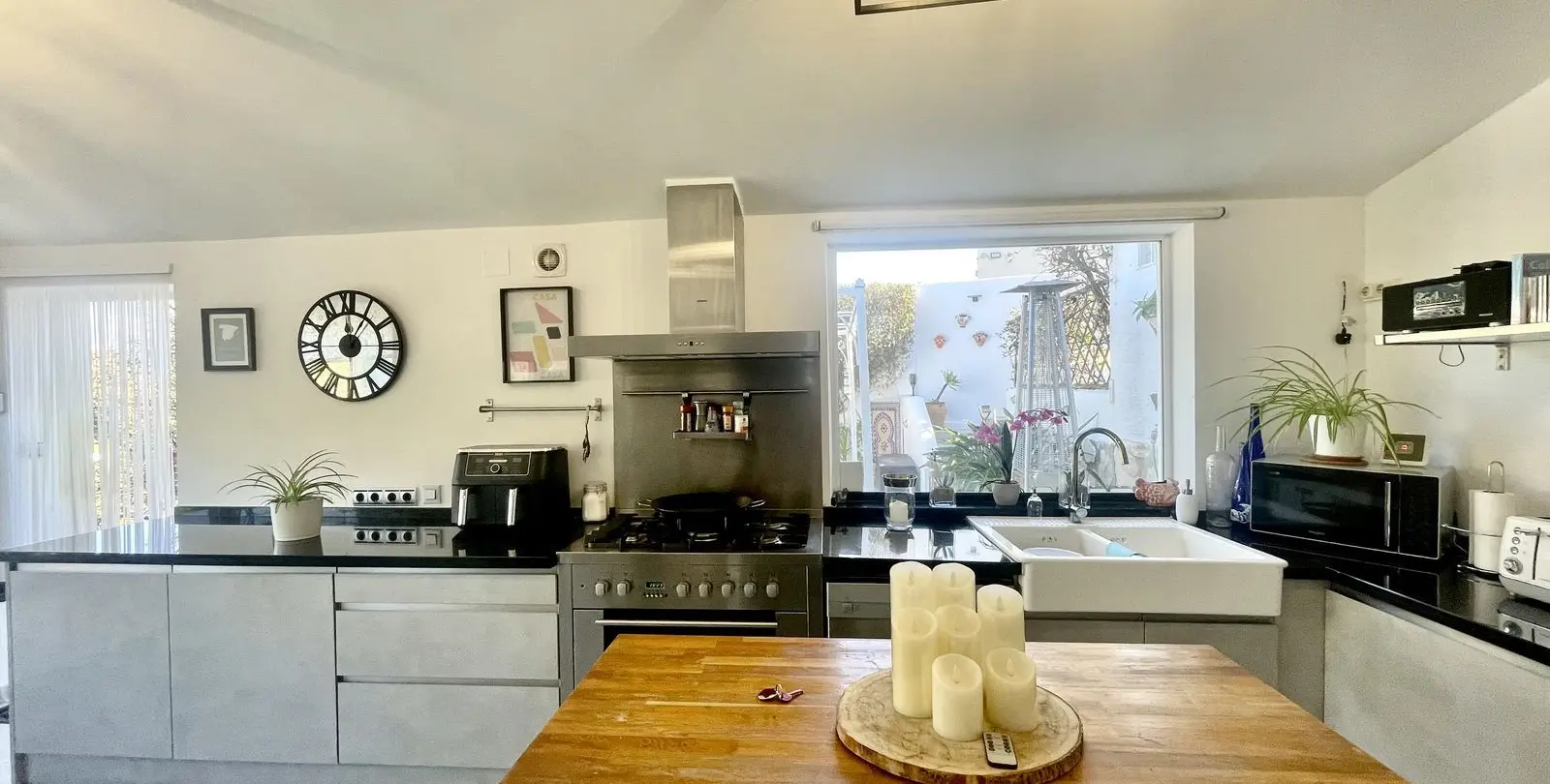 Sale of detached villa in Cerros del Aguila 10
