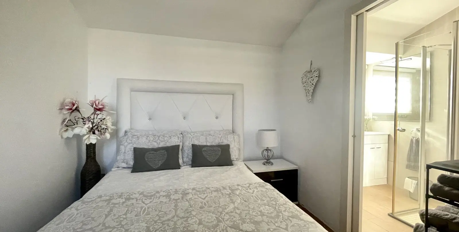 Sale of detached villa in Cerros del Aguila 39