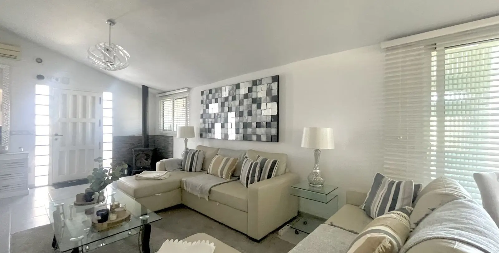 Sale of detached villa in Cerros del Aguila 41