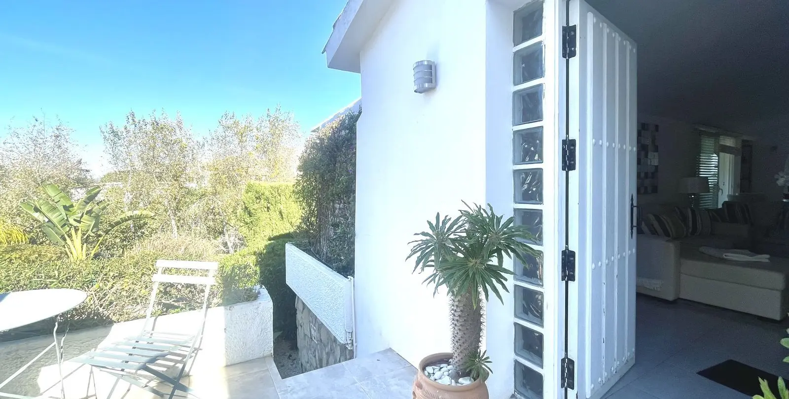 Sale of detached villa in Cerros del Aguila 44