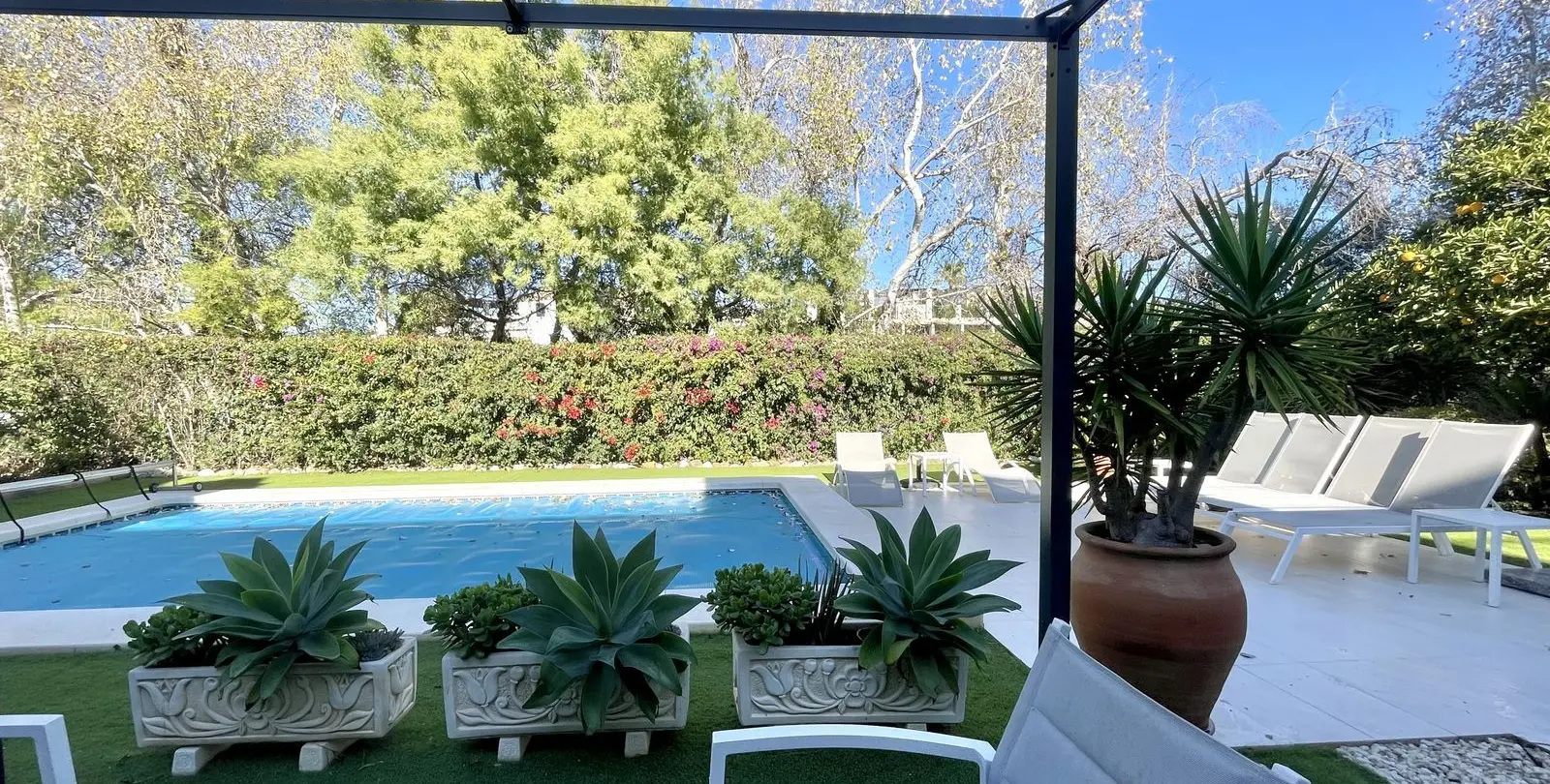 Sale of detached villa in Cerros del Aguila 55