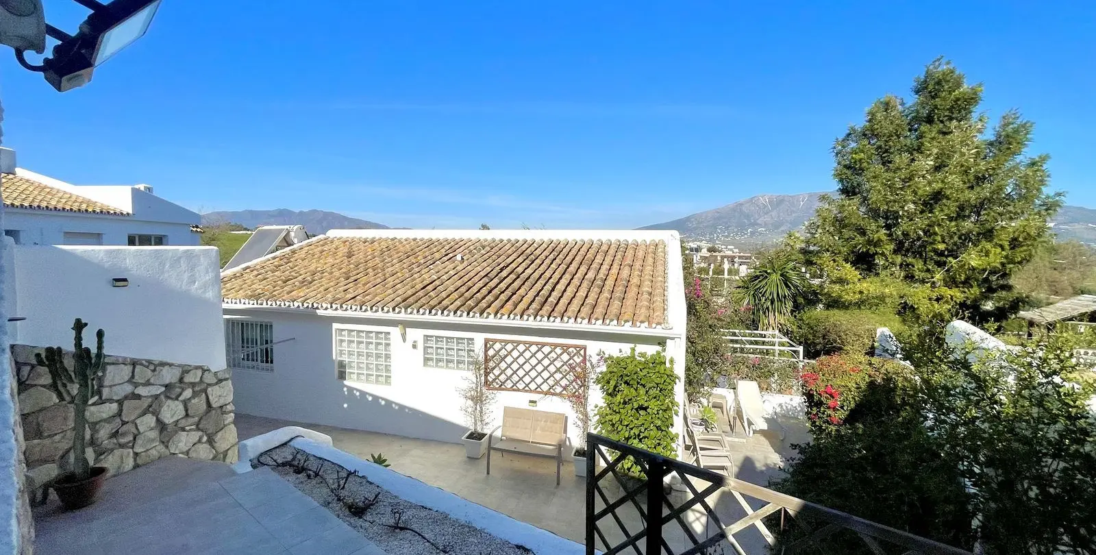 Sale of detached villa in Cerros del Aguila 58