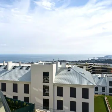 Sale of middle floor apartment in Higueron