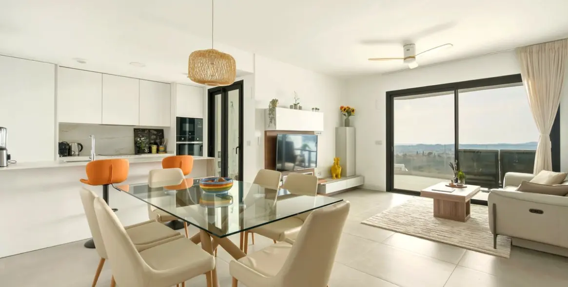 Sale of middle floor apartment in Higueron 3