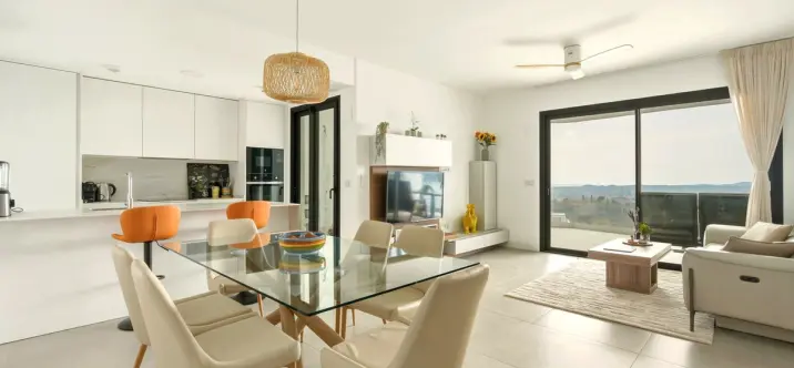 Sale of middle floor apartment in Higueron 2