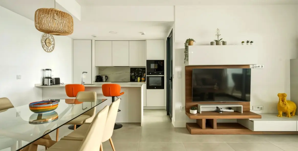 Sale of middle floor apartment in Higueron 4