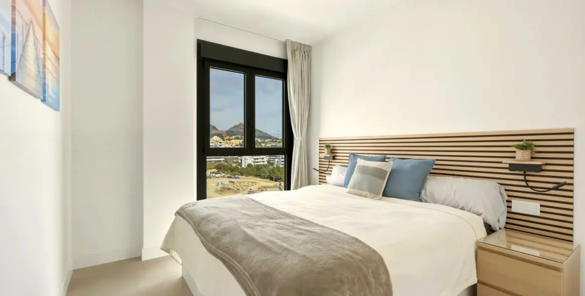 Sale of middle floor apartment in Higueron 13