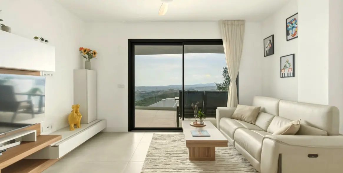 Sale of middle floor apartment in Higueron 16