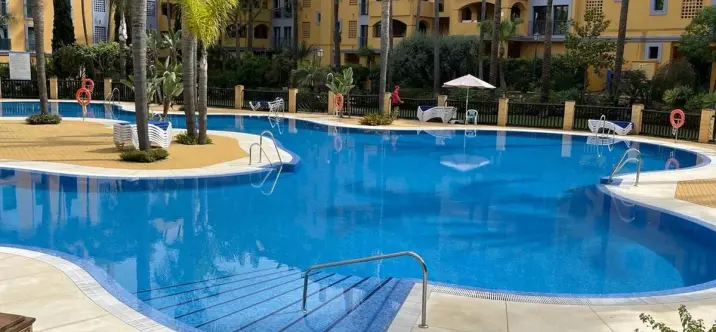 Продажа апартаментов на среднем этаже в San Pedro de Alcántara 1