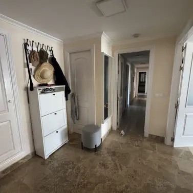 Продажа апартаментов на среднем этаже в San Pedro de Alcántara