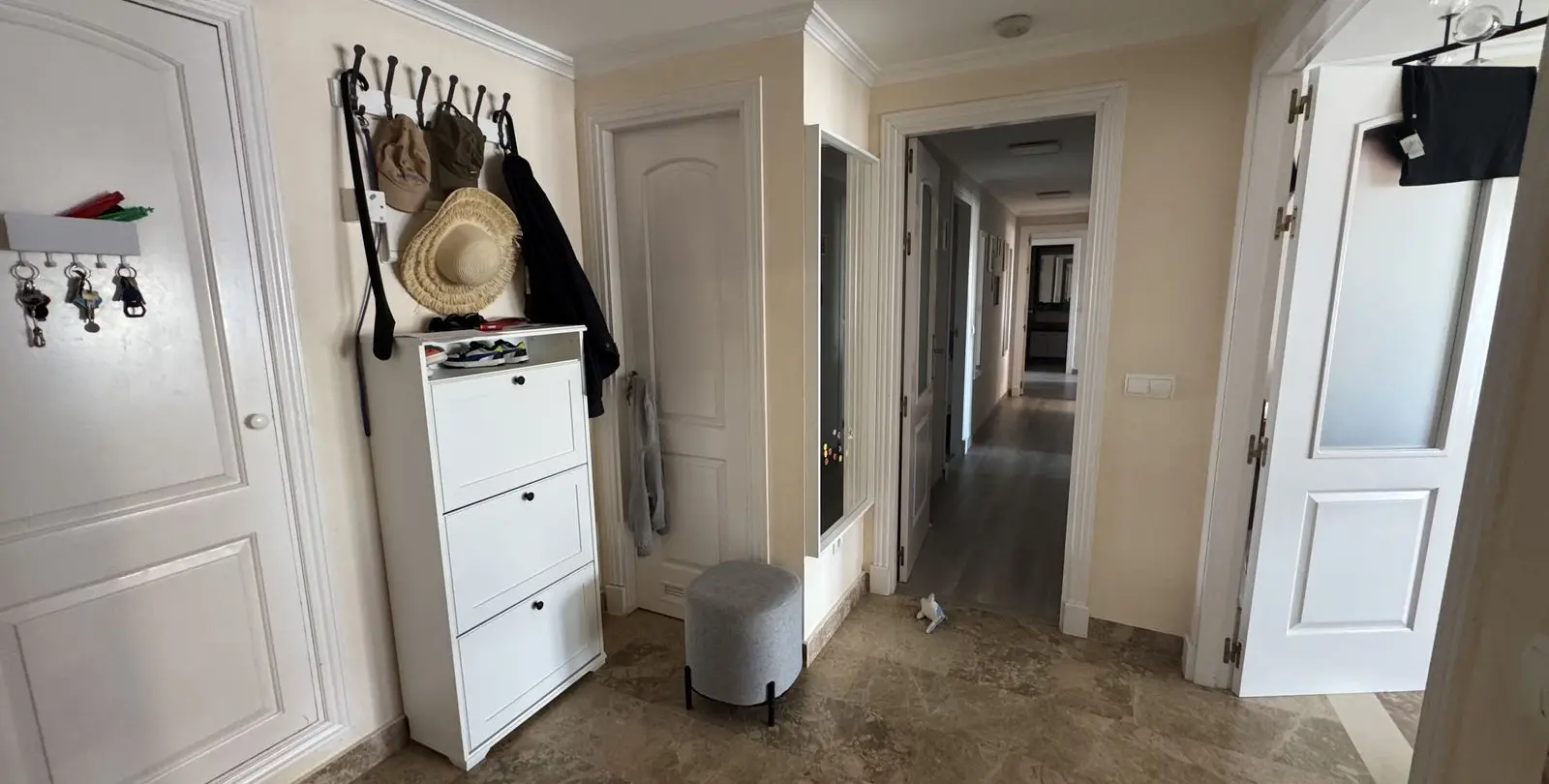 Sale of middle floor apartment in San Pedro de Alcántara 4