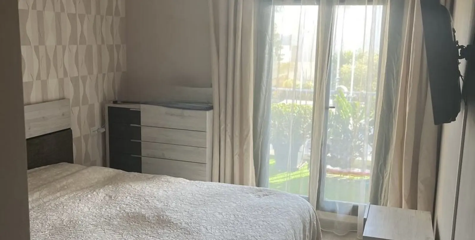 Sale of middle floor apartment in San Pedro de Alcántara 11
