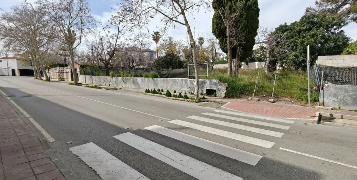 Sale of residential plot in Arroyo de la Miel 3