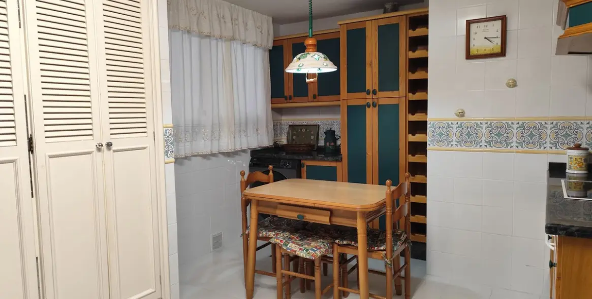 Venta de apartamento en planta media en Málaga Este 6