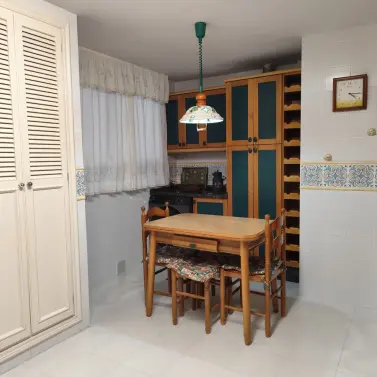 Venta de apartamento en planta media en Málaga Este