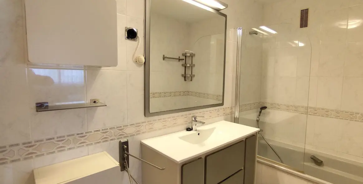 Venta de apartamento en planta media en Málaga Este 9