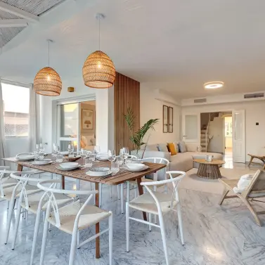 Краткосрочная аренда двухуровневого пентхауса в Bahía de Marbella