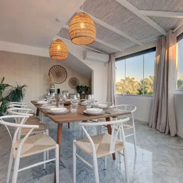 Краткосрочная аренда двухуровневого пентхауса в Bahía de Marbella