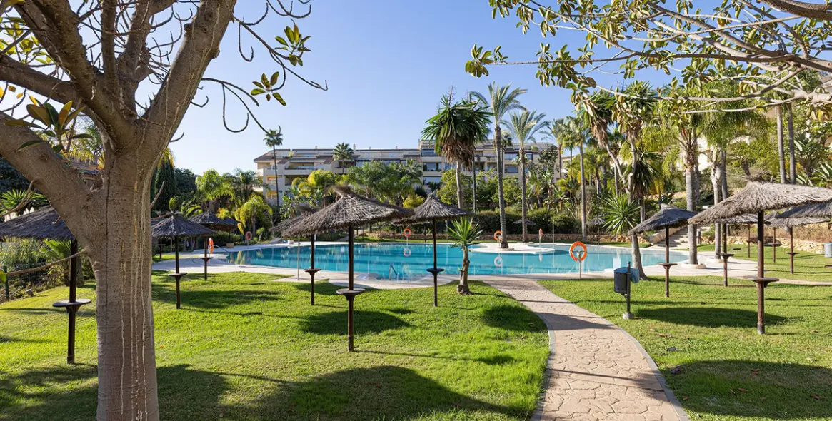 Краткосрочная аренда двухуровневого пентхауса в Bahía de Marbella 26