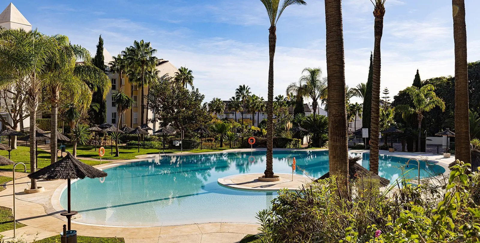 Sale of penthouse duplex in Bahía de Marbella 3
