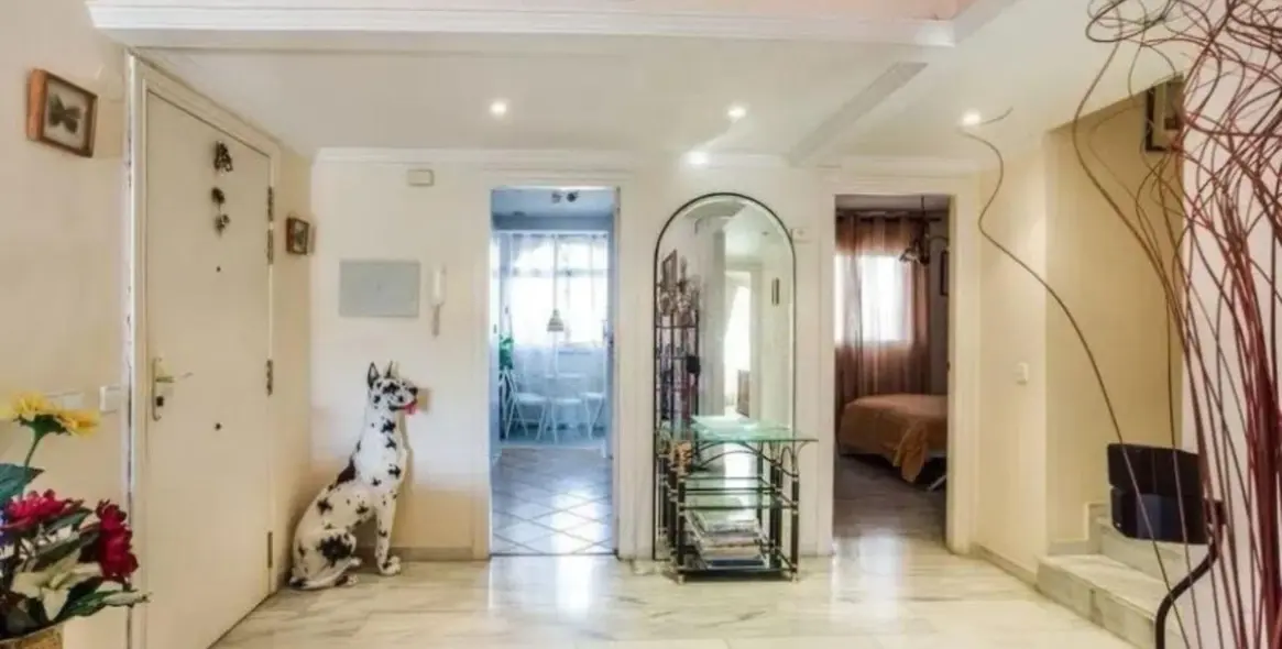 Sale of middle floor apartment in Marbella 2