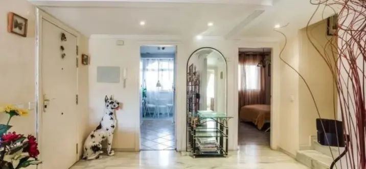 Venta de apartamento en planta media en Marbella 1