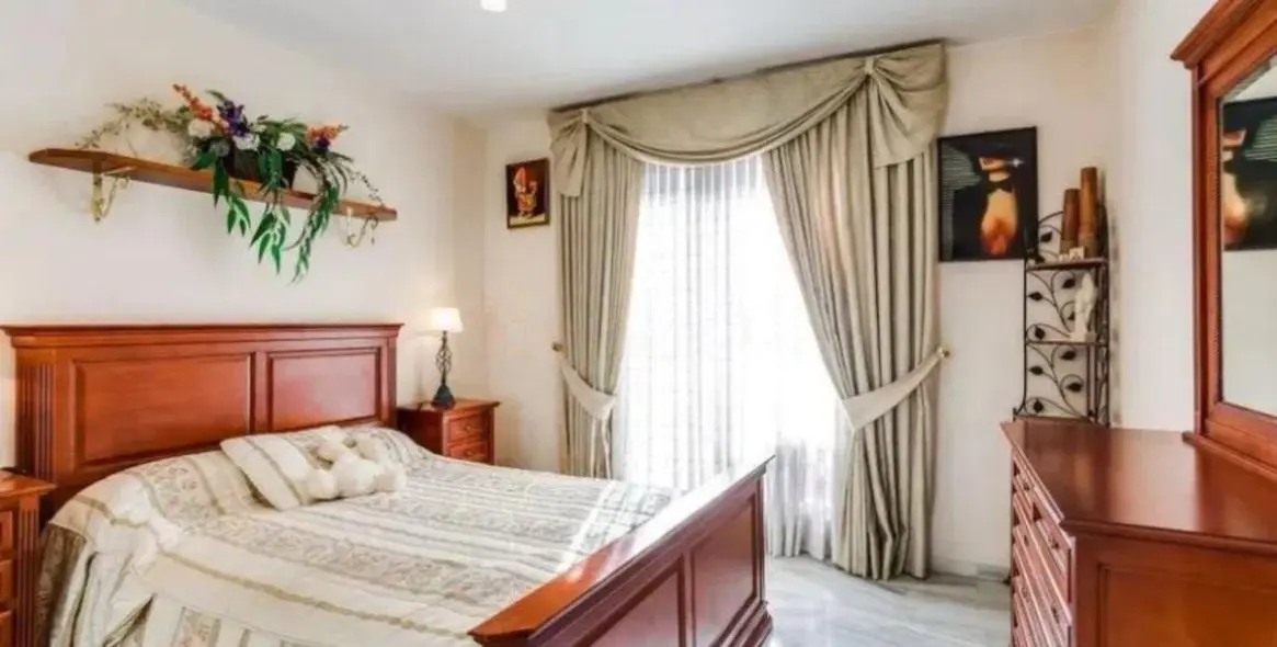 Sale of middle floor apartment in Marbella 11