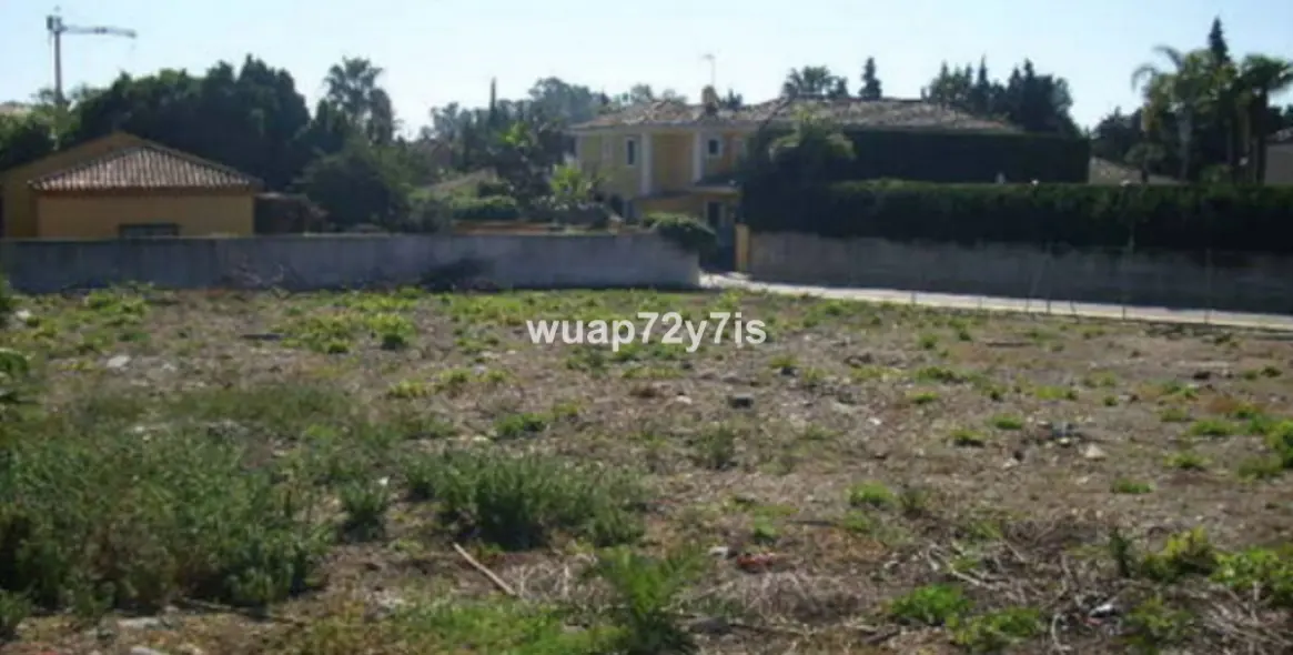 Продажа  жилого участка в Guadalmina Baja 2