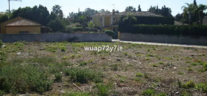 Sale of residential plot in Guadalmina Baja 1
