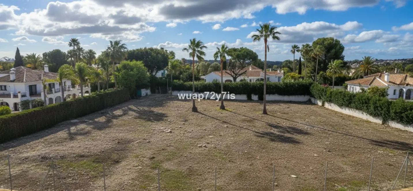 Продажа  жилого участка в Guadalmina Baja 0