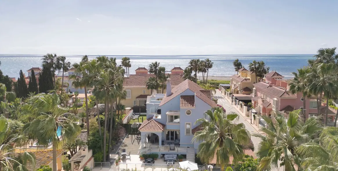 Venta de villa independiente en Puerto Banús 2