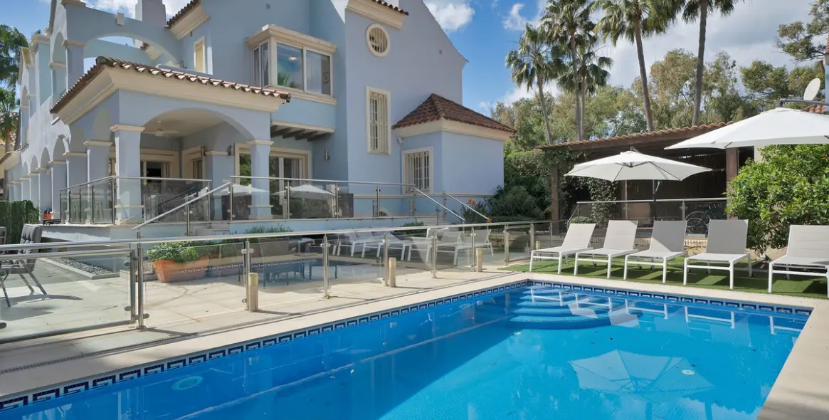Venta de villa independiente en Puerto Banús 3