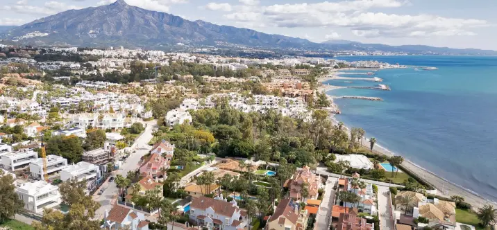 Venta de villa independiente en Puerto Banús 3