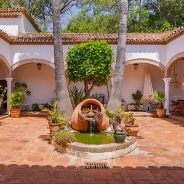 Sale of finca - cortijo in Manilva