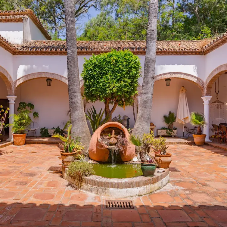 Sale of finca - cortijo in Manilva