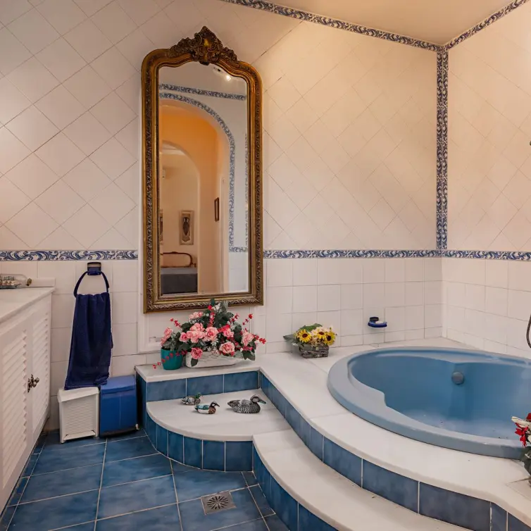 Sale of finca - cortijo in Manilva