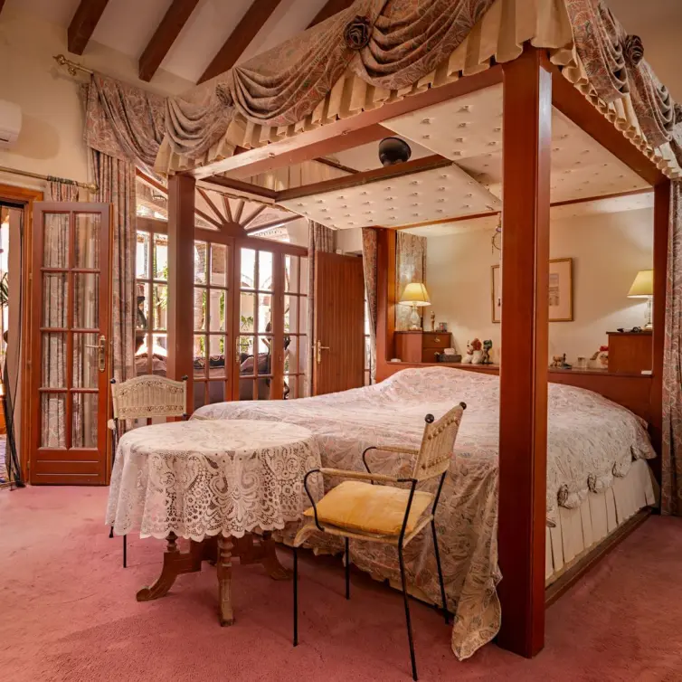 Sale of finca - cortijo in Manilva