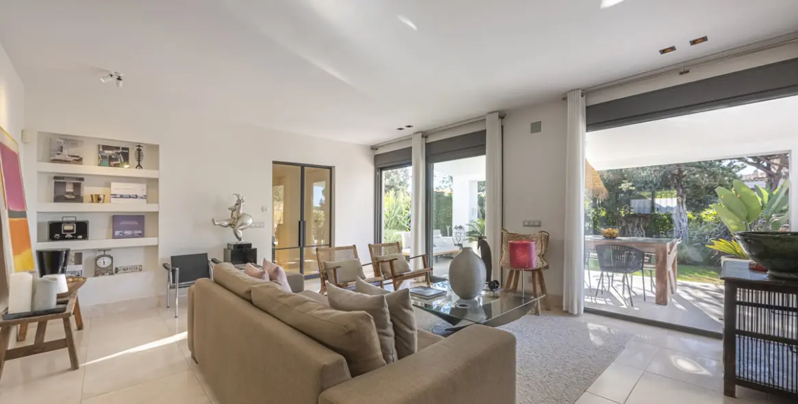 Venta de villa independiente en Marbesa 17