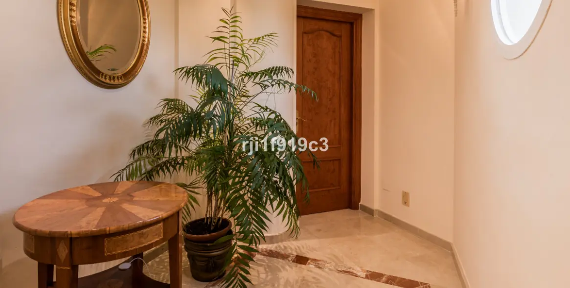 Venta de villa independiente en Elviria 3